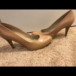 Nine West Size 10 Nude Rounded Toe Heels